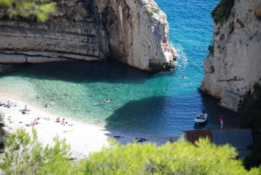 Stiniva Beach, Vis | Croatia Travel Blog