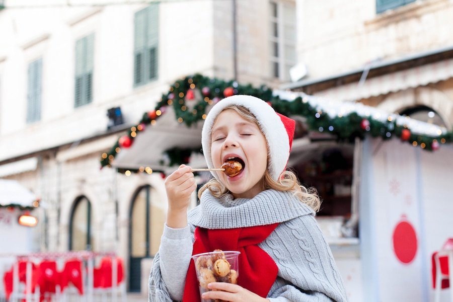 Winter in Dubrovnik - Advent Markets with fritule