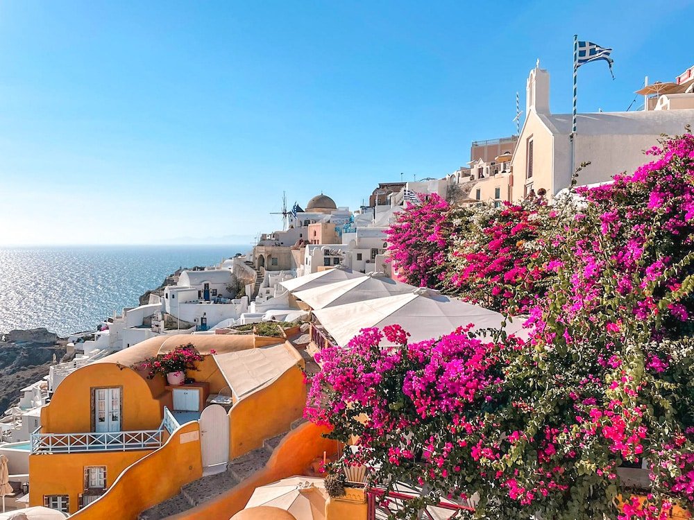 Santorini honeymoon guide