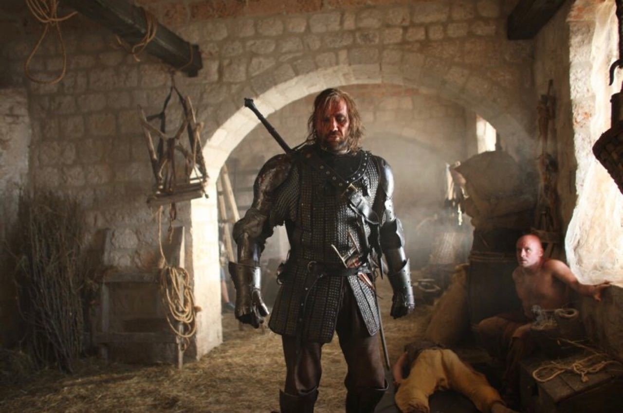 The Hound Rescues Sansa S02E06